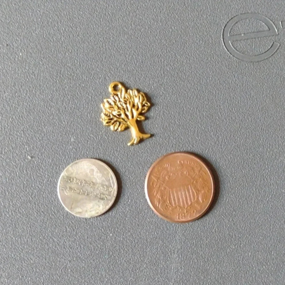 Tree of life pendant with bonus items - Picture 2 of 2